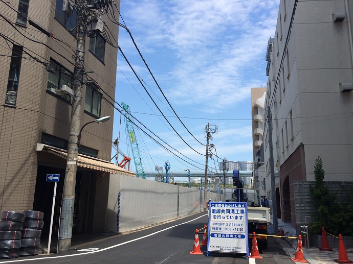 パークコート浜離宮ザタワー_南側道路