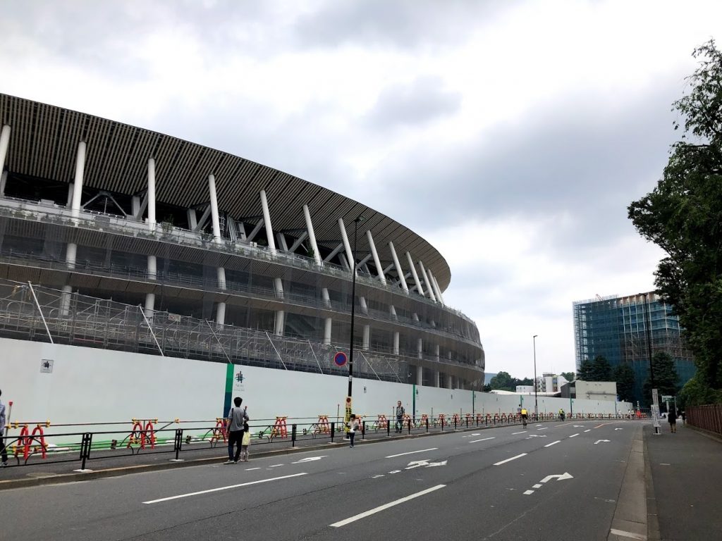 新国立競技場と三井ガーデンホテル神宮外苑の杜プレミア