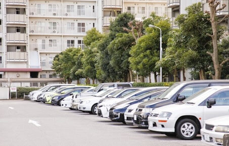 マンションの駐車場