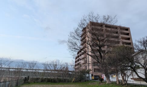 マイキャッスル元本郷　2026年3月時点の相場 ～南浅川沿いのひらけた眺望～【マンションマニア】